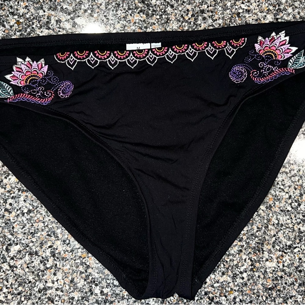Gibson Latimer Black Bikini Bottom with Floral Embroidery